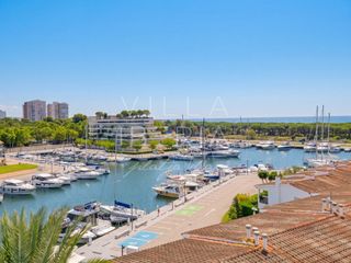 Apartment in Carrer punta prima 7. Espectacular dúplex en port daro, completamente reformado