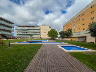 Apartament  Plaza martinet 6. Piso con piscina y jardín comunitario cerca del centro