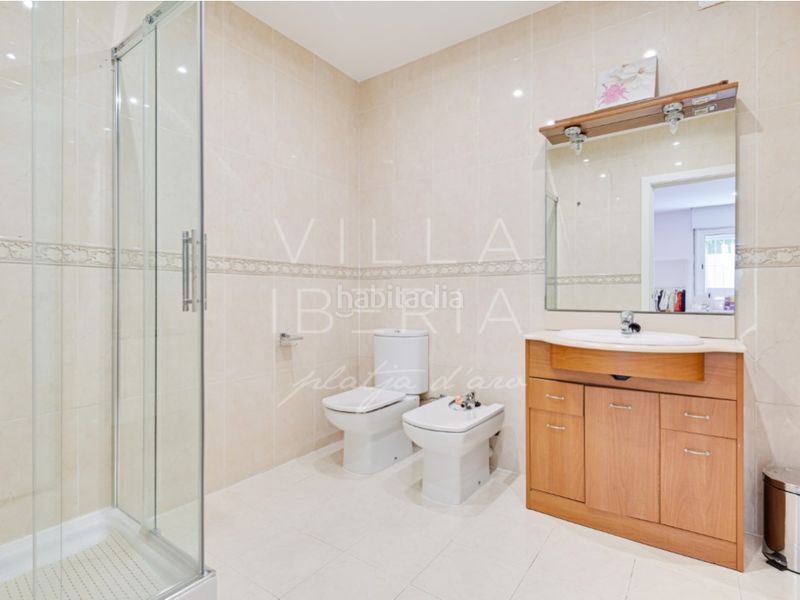 Foto 54a430af-cf53-4a7e-94b3-5fca526cb752. Casa en paseo ametista 27 confortable villa con piscina y licencia turística en Platja d´Aro