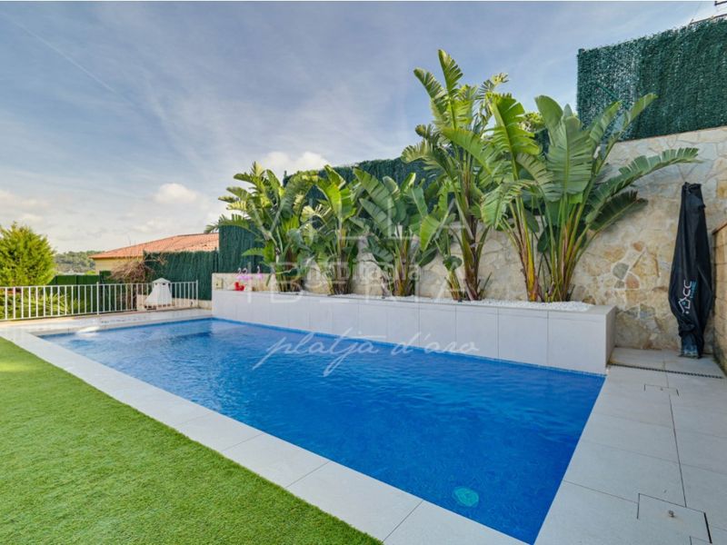 Foto 5b46352c-7092-4e37-8329-e0a604db9323. Casa en paseo ametista 27 confortable villa con piscina y licencia turística en Platja d´Aro