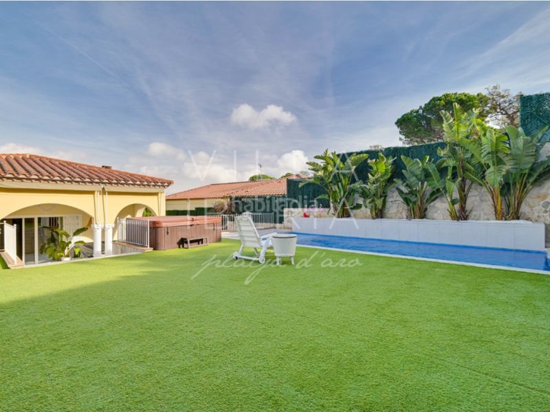 Foto beaf22b3-1d47-4466-b97c-e5adb3daf5c7. Casa en paseo ametista 27 confortable villa con piscina y licencia turística en Platja d´Aro