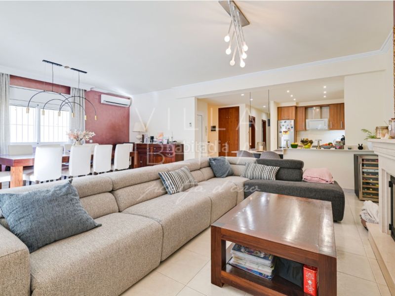 Foto f7a52ad9-ce3b-43b7-9d49-8e4ae6c642fb. Casa en paseo ametista 27 confortable villa con piscina y licencia turística en Platja d´Aro