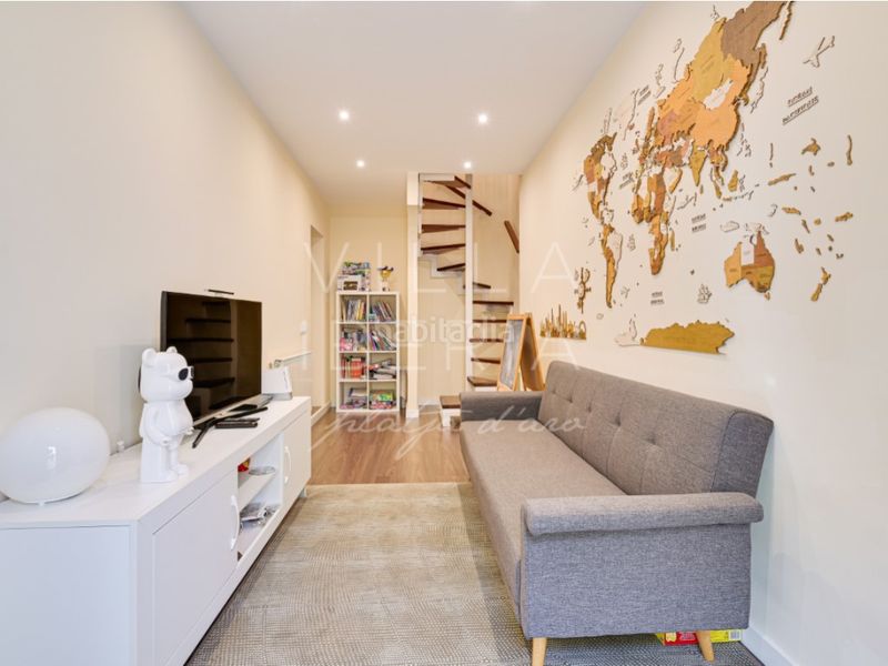 Foto f97b78ad-f871-4f9a-9a9a-c8f5e2574f7b. Casa en paseo ametista 27 confortable villa con piscina y licencia turística en Platja d´Aro