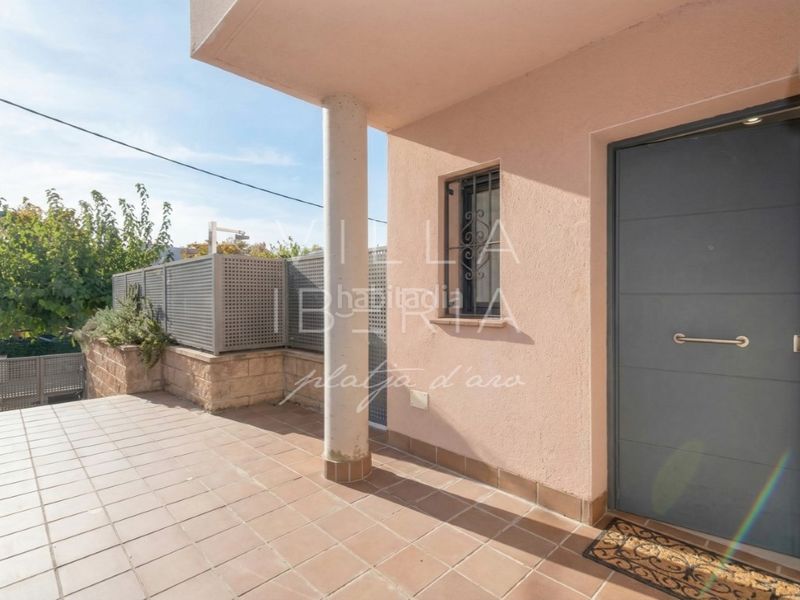 Foto 0294b75a-d911-47e4-8831-0ff38837ab6e. Casa adossada amb aparcament a Fenals Platja d´Aro