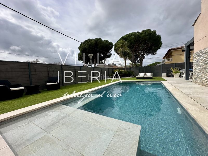 Foto 120fbaaf-2a13-4f0d-8948-07ff3d3a9446. Casa adossada amb aparcament a Fenals Platja d´Aro