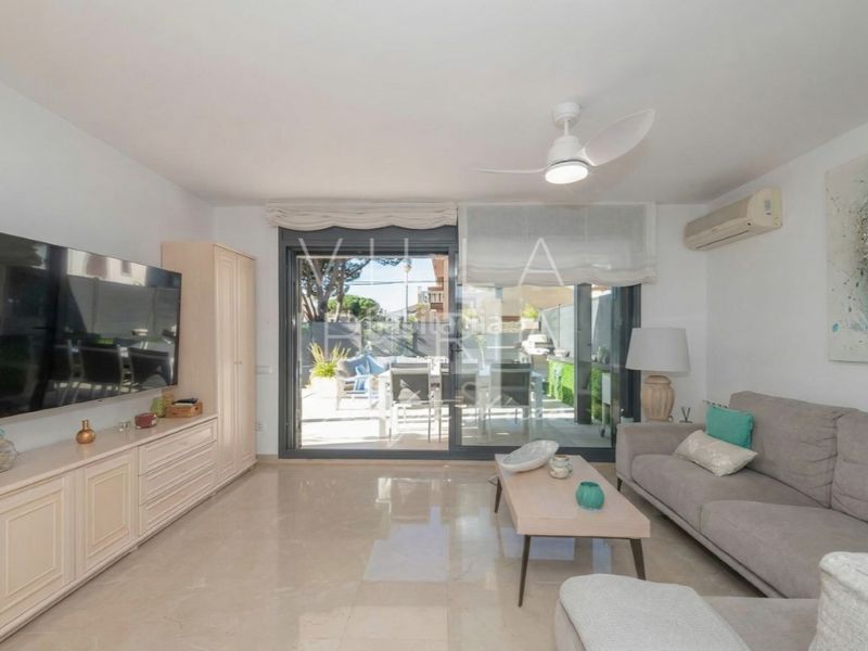 Foto f5fb674e-8d7e-41ca-907c-81840abd5217. Casa adossada amb aparcament a Fenals Platja d´Aro