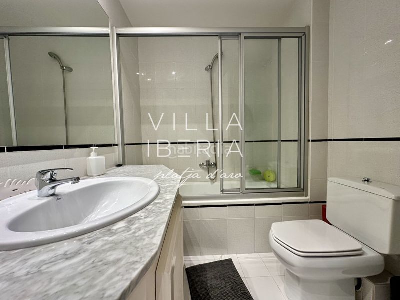 Foto 5e43d934-fafe-4f3b-8b4f-8b514b47d5b6. Casa en calle punta prima 7 elegante casa adosada en primera linea de la marina de port daro en Platja d´Aro