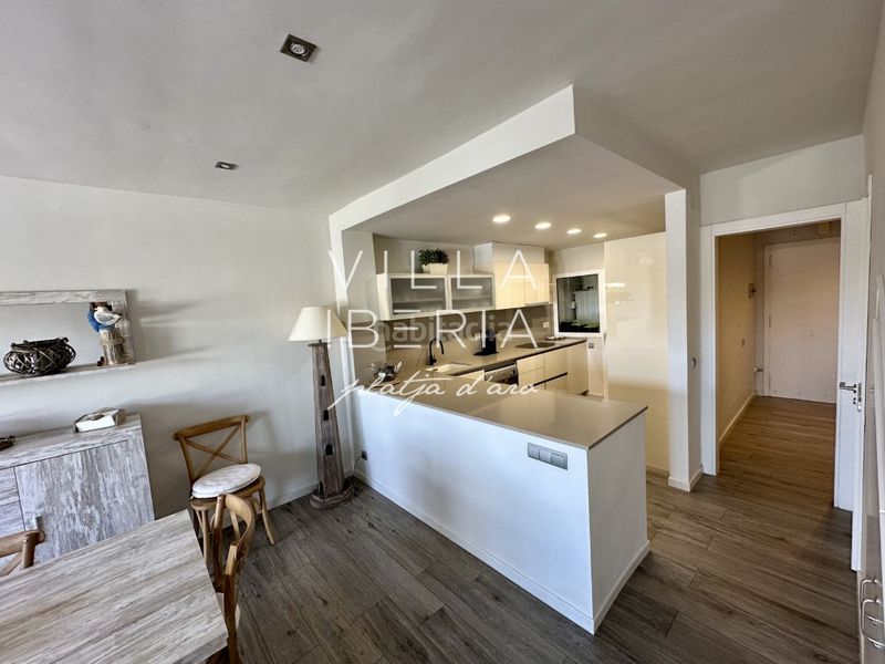 Foto 640f1745-73a7-41d4-8773-a10a8ca542f0. Casa en calle punta prima 7 elegante casa adosada en primera linea de la marina de port daro en Platja d´Aro