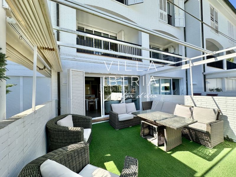 Foto edc66882-0ca5-44f2-b56f-dfbbf219a3f8. Casa en calle punta prima 7 elegante casa adosada en primera linea de la marina de port daro en Platja d´Aro