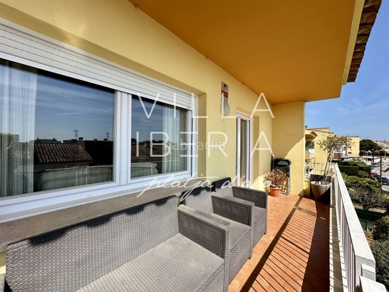 Foto 3f55c500-c304-4a59-9991-1c4ea5fd8f40. Apartamento en calle enric morera 16 espacioso apartamento con mucha luz en excelente ubicación en Platja d´Aro