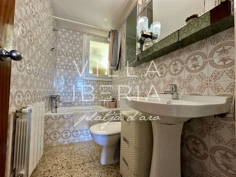 Foto dc775580-1d10-482a-a43b-b2427932d87f. Apartamento en calle enric morera 16 espacioso apartamento con mucha luz en excelente ubicación en Platja d´Aro