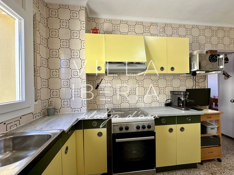 Foto eabba7cb-a365-4038-9fa2-927a15d194e7. Apartamento en calle enric morera 16 espacioso apartamento con mucha luz en excelente ubicación en Platja d´Aro