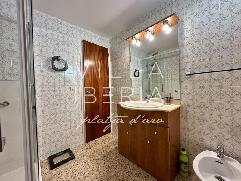 Foto fdca5af3-f61c-45c3-8051-c11cf8f25b85. Apartamento en calle enric morera 16 espacioso apartamento con mucha luz en excelente ubicación en Platja d´Aro