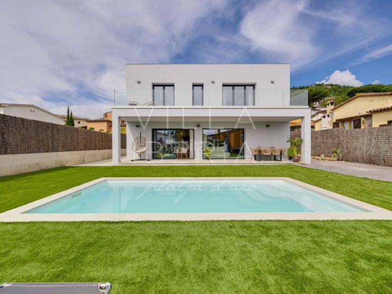 Foto 01aa5541-14de-4593-bdee-65141e41d35a. Casa a calle tordera 3 a Cabanyes-Mas Ambrós-Mas Pallí Calonge