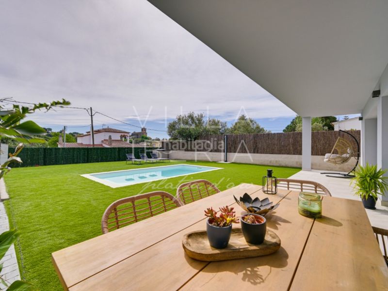 Foto 13d35104-b7d2-4dd9-b986-b071a1dd1885. Casa a calle tordera 3 a Cabanyes-Mas Ambrós-Mas Pallí Calonge