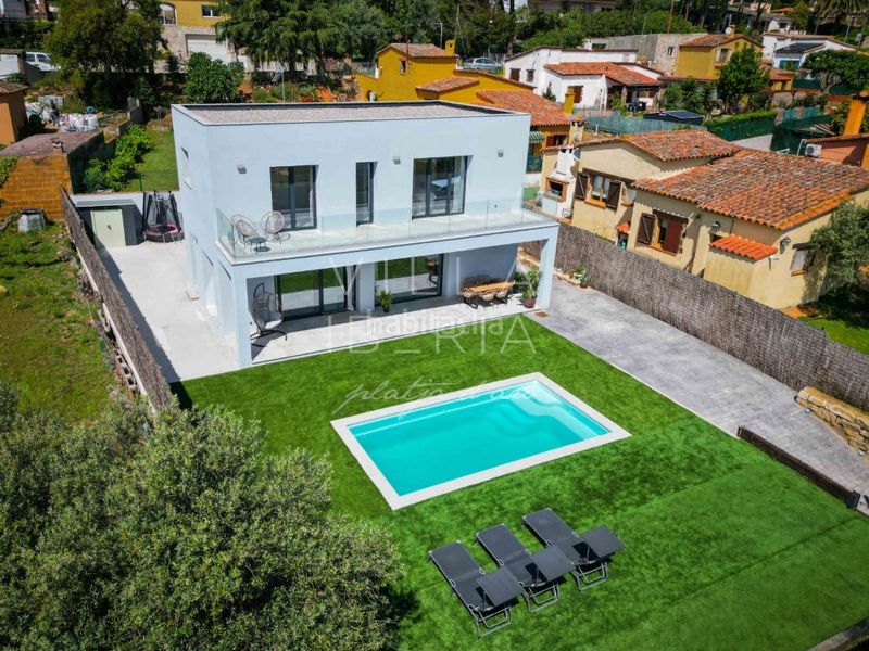 Foto 87d02e58-6ebd-48e9-83fd-c6ff6de51040. Casa a calle tordera 3 a Cabanyes-Mas Ambrós-Mas Pallí Calonge