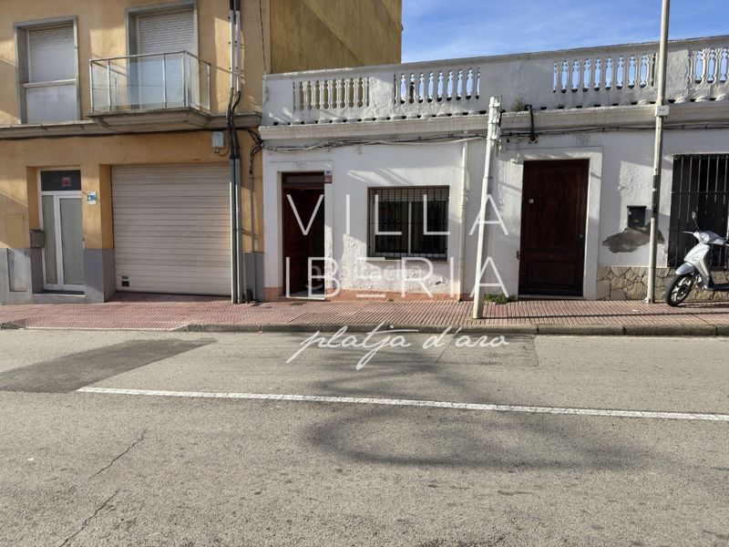 Foto 09a8b0df-cd2c-49b9-b3df-cafc4ee70f24. Casa en carretera girona 123 encantadora casa de pueblo con jardín soleado en ubicación central en Sant Feliu de Guíxols