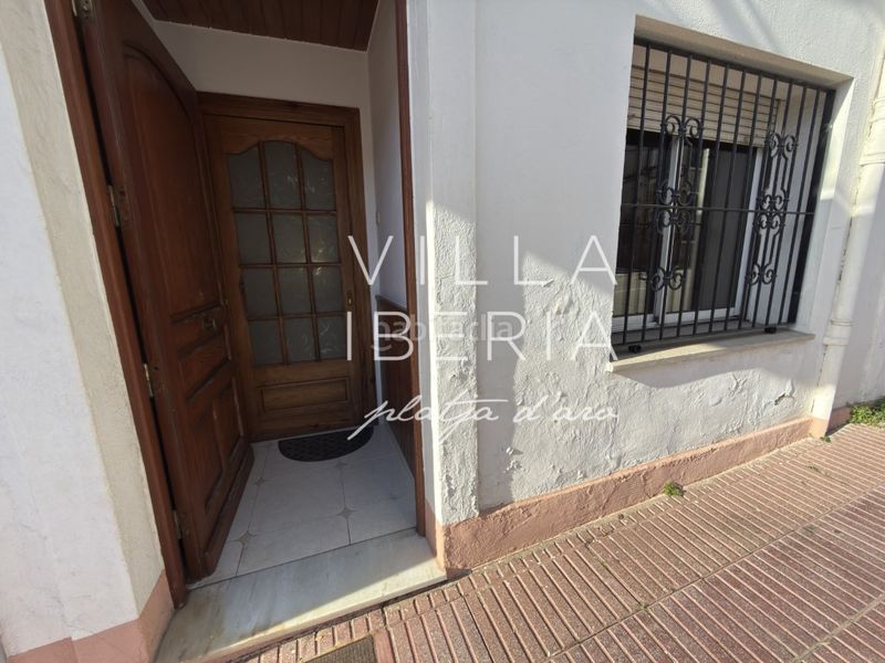 Foto 8f352e2e-d293-4dd2-9e73-da5a8561597f. Casa en carretera girona 123 encantadora casa de pueblo con jardín soleado en ubicación central en Sant Feliu de Guíxols
