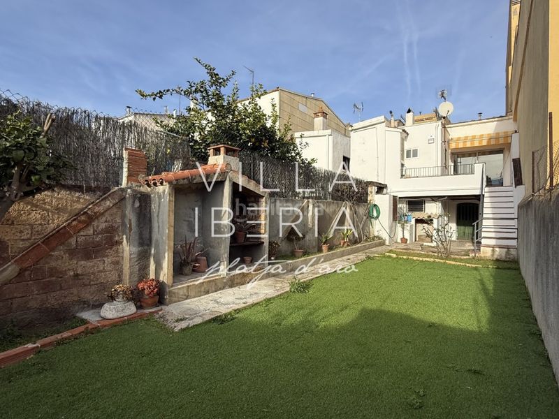 Foto cdbd148a-1d69-4d6d-9029-a91364b081f9. Casa en carretera girona 123 encantadora casa de pueblo con jardín soleado en ubicación central en Sant Feliu de Guíxols