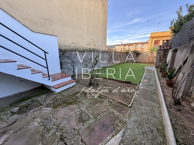 Foto f773a97d-5d4b-45e4-b7c6-b4090d22776d. Casa en carretera girona 123 encantadora casa de pueblo con jardín soleado en ubicación central en Sant Feliu de Guíxols