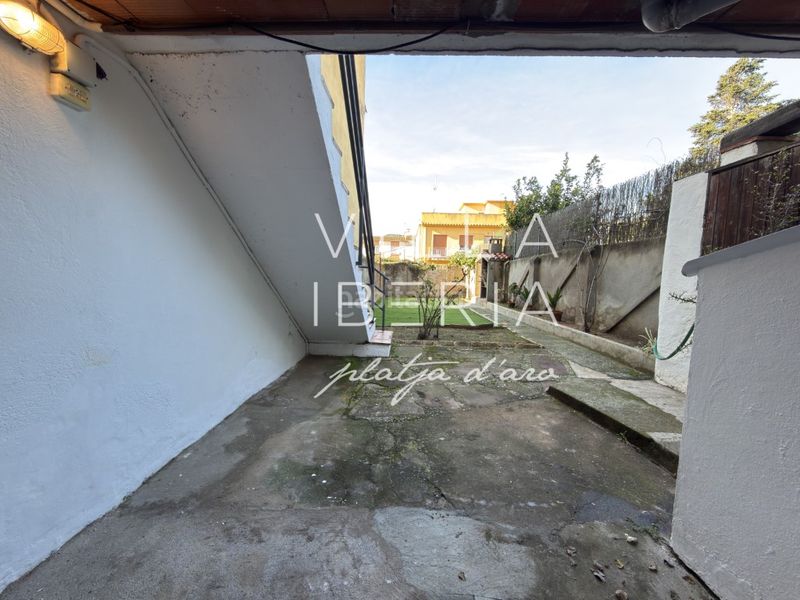 Foto f9fdc09e-2fca-43e2-8a40-4b5f423395f5. Casa en carretera girona 123 encantadora casa de pueblo con jardín soleado en ubicación central en Sant Feliu de Guíxols