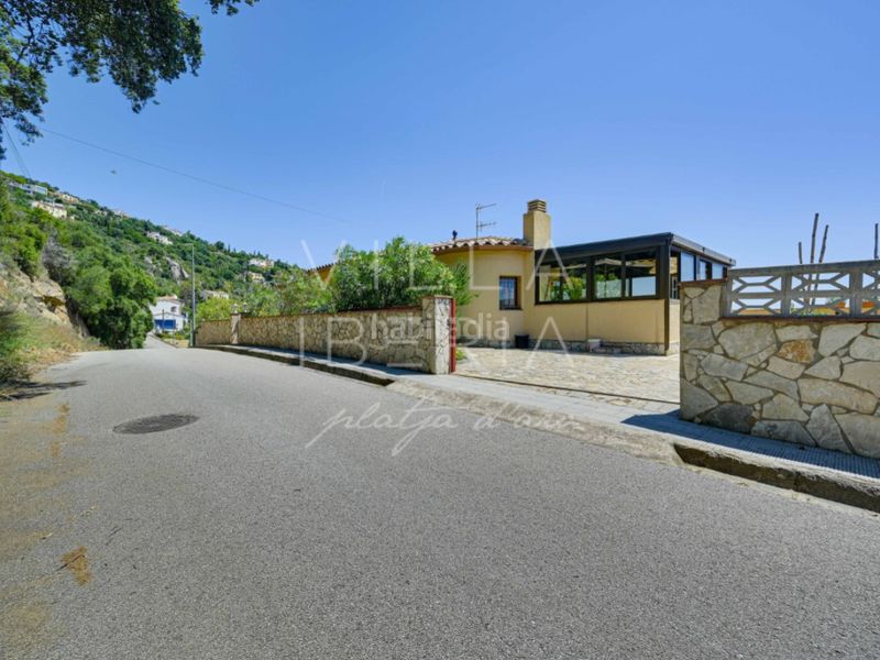 Foto b6926679-4177-4c9f-a634-1c8e75add7e5. Casa a calle siena 1 a Cabanyes-Mas Ambrós-Mas Pallí Calonge