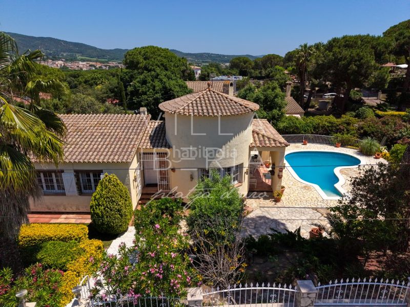 Foto f91faeb6-7ba4-4368-b3e6-a22720d5e8d1. Casa a Cabanyes-Mas Ambrós-Mas Pallí Calonge