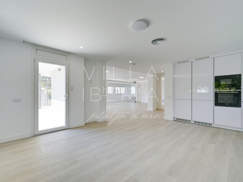 Foto 10f1fed0-4ba0-4425-9cc0-8f09a89ddf18. Casa a calle codolar d'en gotes (des) 1 a La Fosca - Cala Margarida Palamós