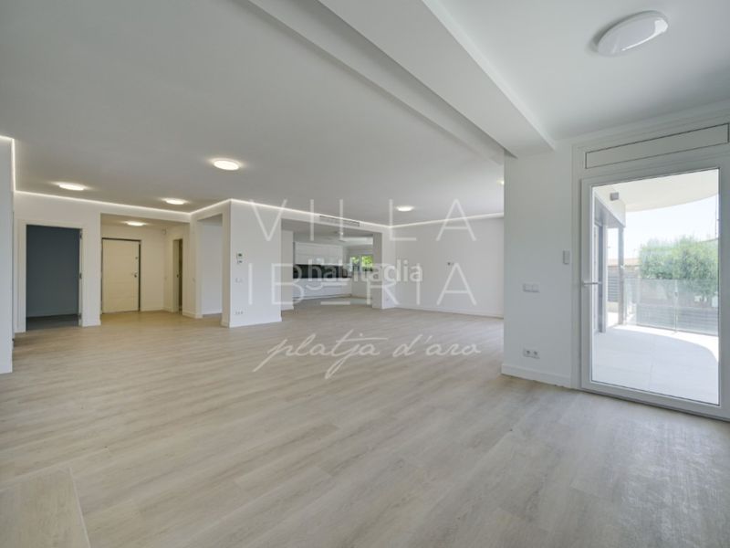 Foto 9a7a355c-42ea-481c-82c2-8b657a2269e1. Casa a calle codolar d'en gotes (des) 1 a La Fosca - Cala Margarida Palamós