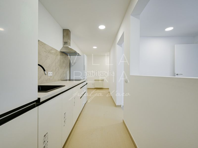 Foto bd7e49bf-f956-49e4-8fec-04a5b6aa04ce. Casa a calle codolar d'en gotes (des) 1 a La Fosca - Cala Margarida Palamós