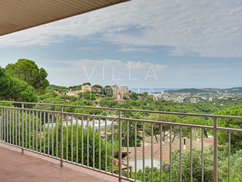 Foto 4005b529-94ab-4256-ac55-42bb0411cd87. Casa a passeig amatista 11 a Los Pinos-Politur Platja d´Aro