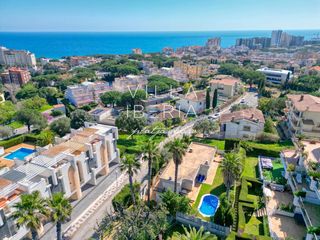 Maison  Carrer santa anna 7. Exclusiva villa con piscina, a muy corta distancia del mar