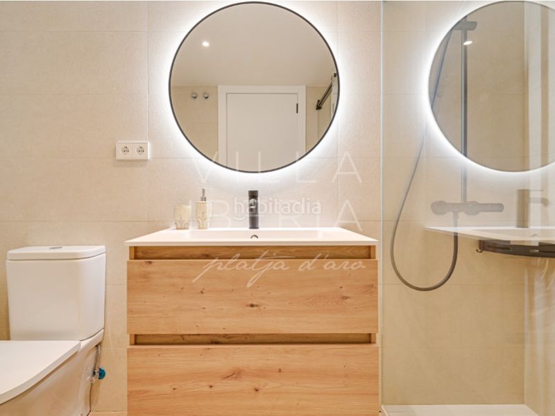 Foto 1064858e-cf86-44cc-bf3a-1a0d46a83145. Apartamento en avenida catalans universals dels 8 impecable apartamento en port daro con vista a la marina en Platja d´Aro