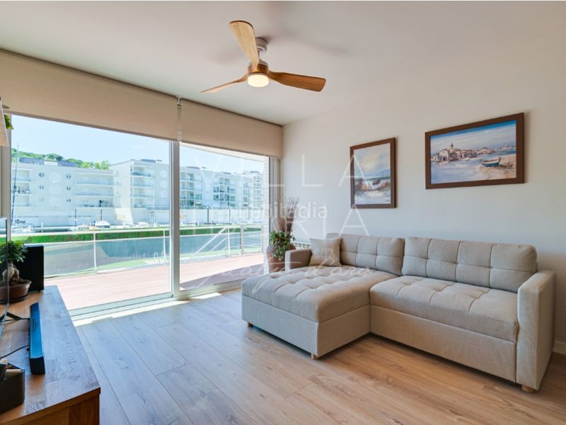 Foto 87193a4e-41d6-4f30-9670-8370bf11aad4. Apartamento en avenida catalans universals dels 8 impecable apartamento en port daro con vista a la marina en Platja d´Aro