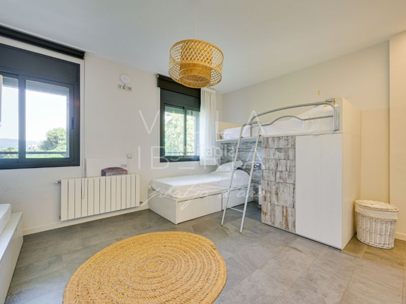 Foto f860ad51-f05f-4510-a0dc-d7e7295990f1. Apartamento en avenida verona i terol 14 exclusivo ático en port daro en Platja d´Aro