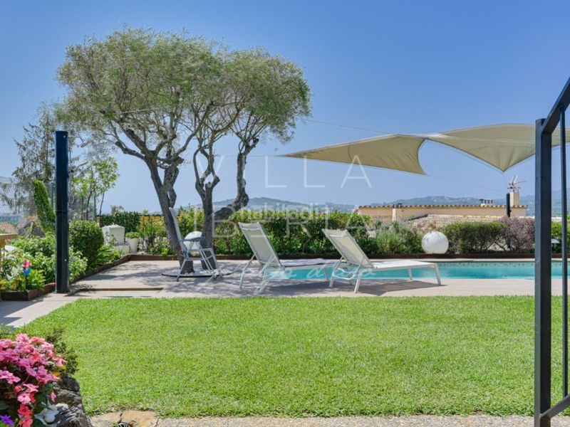 Foto 0d5e3030-7655-487a-9567-815767cb9c41. Casa en calle sant narcis 9 villa renovada con piscina, vistas al mar y excelente ubicación cerca del centro en Platja d´Aro