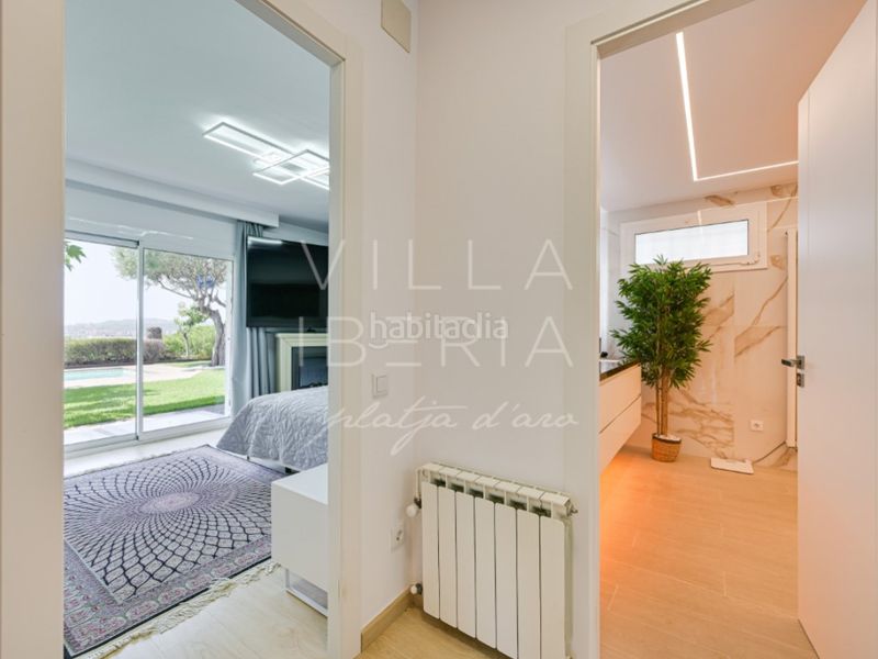 Foto 8a16019b-0e88-4682-a044-d34a03ce2f76. Casa en calle sant narcis 9 villa renovada con piscina, vistas al mar y excelente ubicación cerca del centro en Platja d´Aro