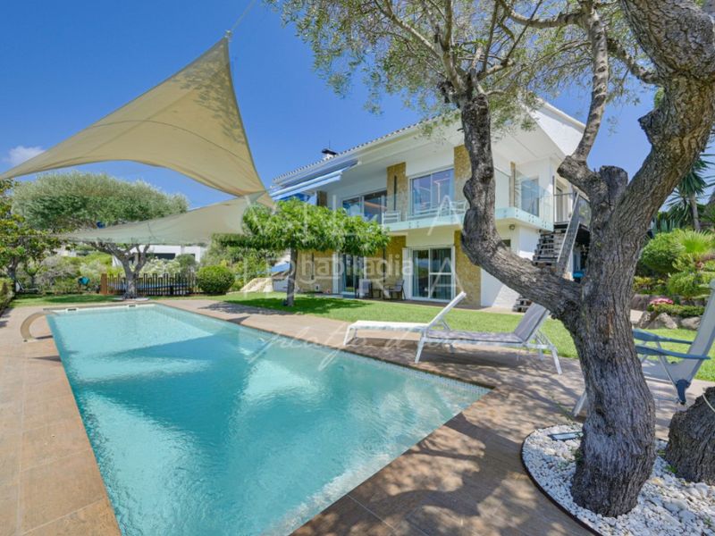 Foto 969e2ef7-8bb3-4584-96e2-032aa0ed4e51. Casa en calle sant narcis 9 villa renovada con piscina, vistas al mar y excelente ubicación cerca del centro en Platja d´Aro