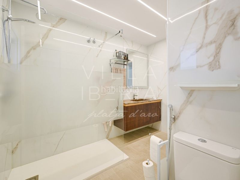 Foto afb3acf3-e97f-464c-84f0-025aa728471a. Casa en calle sant narcis 9 villa renovada con piscina, vistas al mar y excelente ubicación cerca del centro en Platja d´Aro