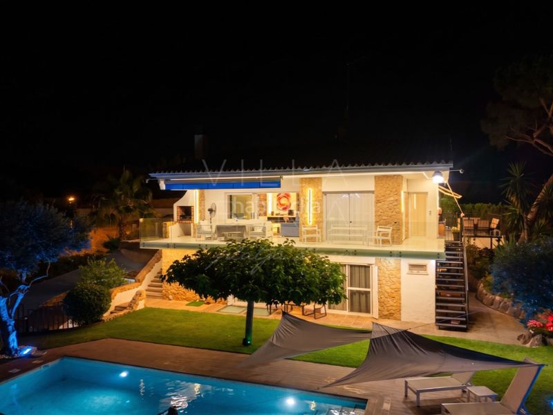 Foto e18b7332-92f3-4ab7-a152-209b83044ebc. Casa en calle sant narcis 9 villa renovada con piscina, vistas al mar y excelente ubicación cerca del centro en Platja d´Aro
