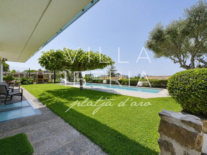 Foto e1b042d7-d7b3-47b0-8e06-05efff9d6a54. Casa en calle sant narcis 9 villa renovada con piscina, vistas al mar y excelente ubicación cerca del centro en Platja d´Aro