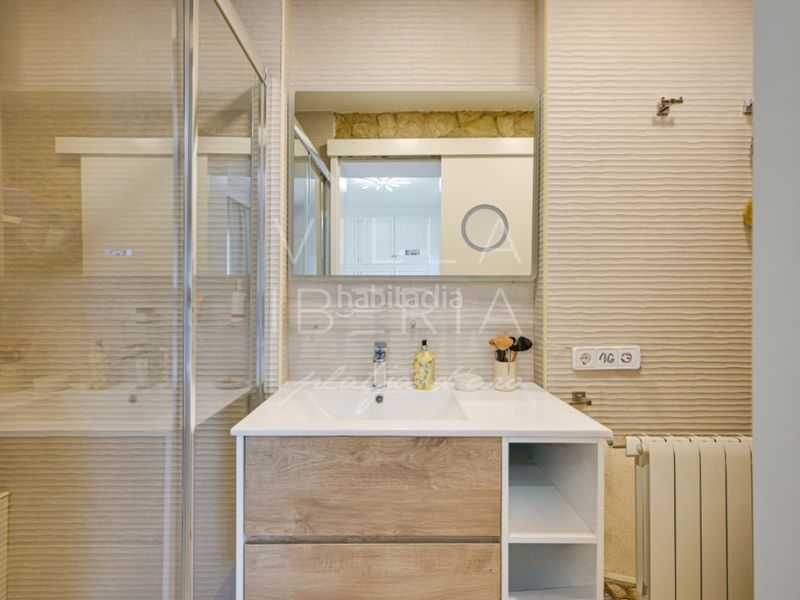 Foto f04b89b9-6173-422f-9d28-755fee16563d. Casa en calle sant narcis 9 villa renovada con piscina, vistas al mar y excelente ubicación cerca del centro en Platja d´Aro