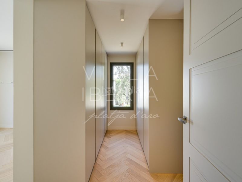 Foto 34289605-a340-4b5b-95e5-b806e6814749. Casa en calle gaziel 6 elegante villa clásica reformada con vistas al mar y ubicación privilegiada en Platja d´Aro