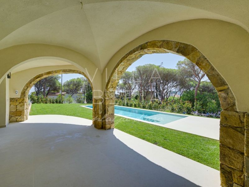 Foto 67da105c-6d0d-431e-8d93-946bbb2977c1. Casa en calle gaziel 6 elegante villa clásica reformada con vistas al mar y ubicación privilegiada en Platja d´Aro