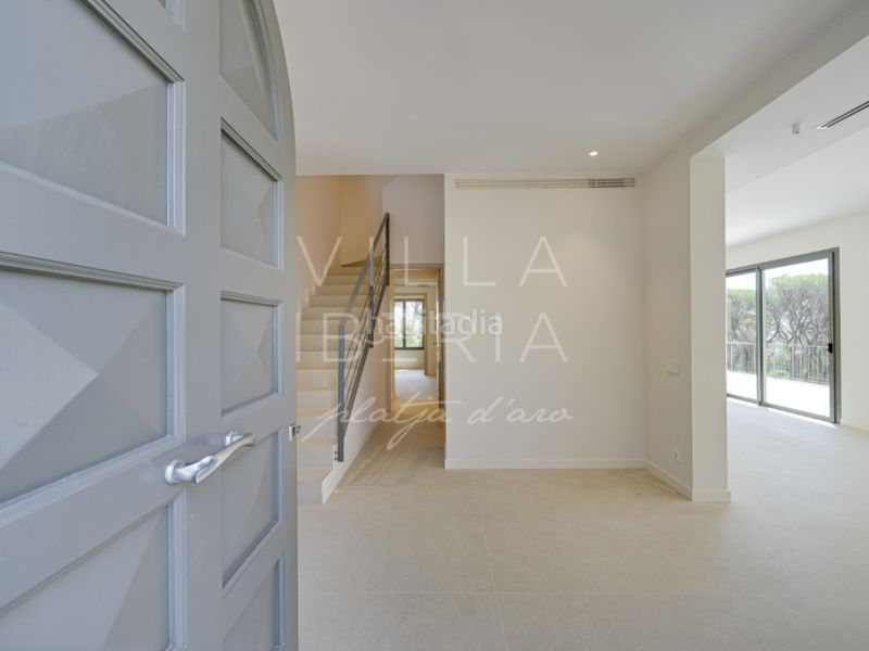 Foto 84b64f1c-f972-4fce-95af-3a8508c2e0cb. Casa en calle gaziel 6 elegante villa clásica reformada con vistas al mar y ubicación privilegiada en Platja d´Aro