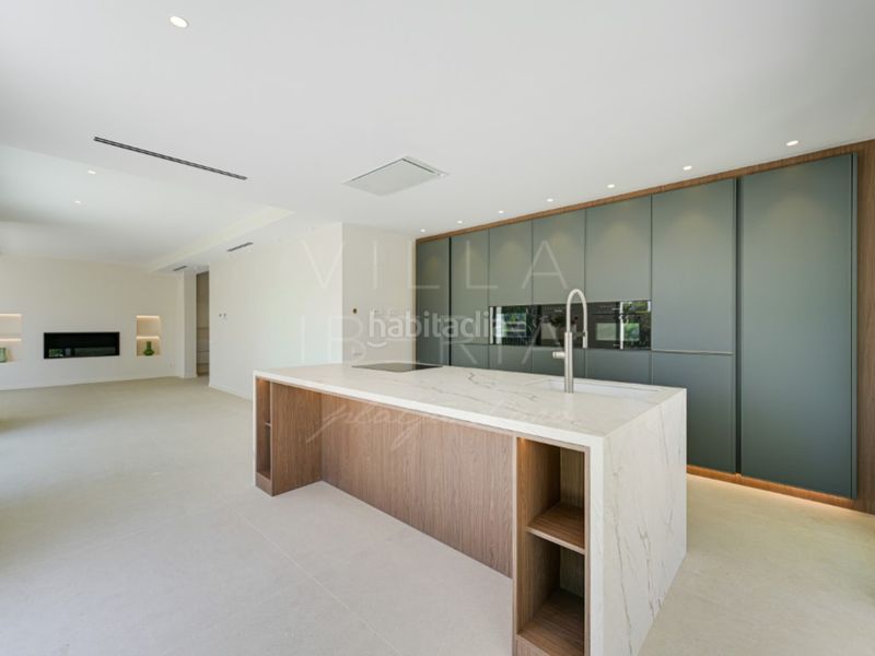 Foto 97ba6adb-21ba-448f-8116-6966171fba5d. Casa en calle gaziel 6 elegante villa clásica reformada con vistas al mar y ubicación privilegiada en Platja d´Aro