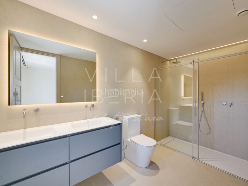 Foto 9d2bcc96-2488-46c4-b58d-7d59e1b6ac97. Casa en calle gaziel 6 elegante villa clásica reformada con vistas al mar y ubicación privilegiada en Platja d´Aro