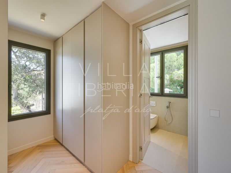 Foto b30df592-e794-4228-9bb4-43dfa904c8c5. Casa en calle gaziel 6 elegante villa clásica reformada con vistas al mar y ubicación privilegiada en Platja d´Aro