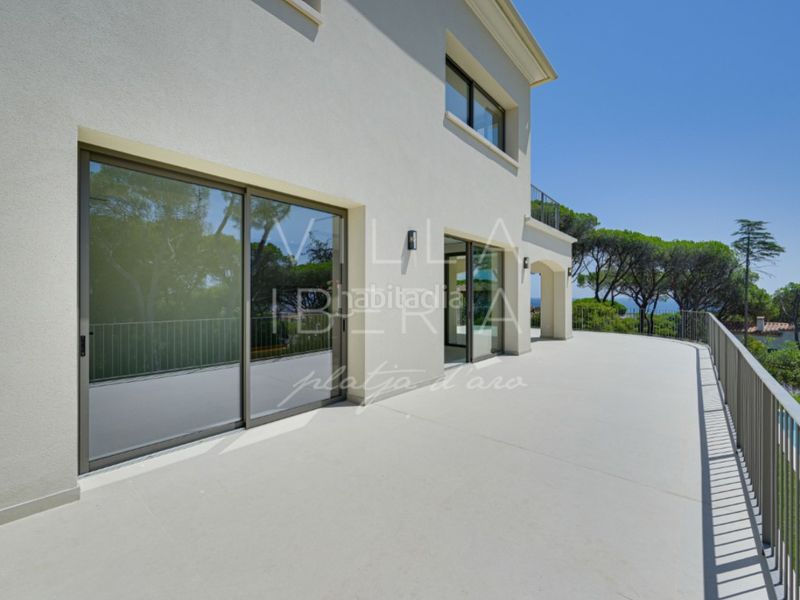 Foto befbf630-78de-4ceb-9614-fa27cb2a43f6. Casa en calle gaziel 6 elegante villa clásica reformada con vistas al mar y ubicación privilegiada en Platja d´Aro