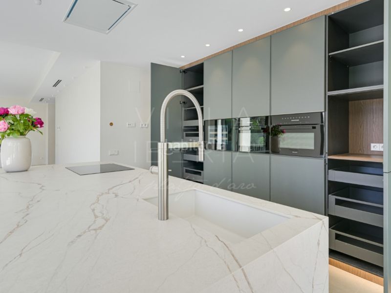 Foto e2c03027-8632-4669-a251-7f41f17fe349. Casa en calle gaziel 6 elegante villa clásica reformada con vistas al mar y ubicación privilegiada en Platja d´Aro